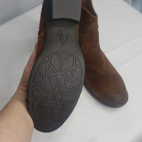 boc Shoes Born Boc Ambrosia Brown Suede Ankle Boots boc Shoes Born Boc Ambrosia Brown Suede Ankle Boots